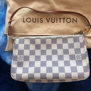 **SOLD** Louis Vuitton POCHETTE ACCESSOIRES